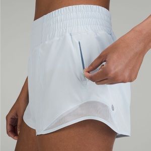 Lululemon Hotty Hot 2.5 high rise shorts in Powder Blue size 0